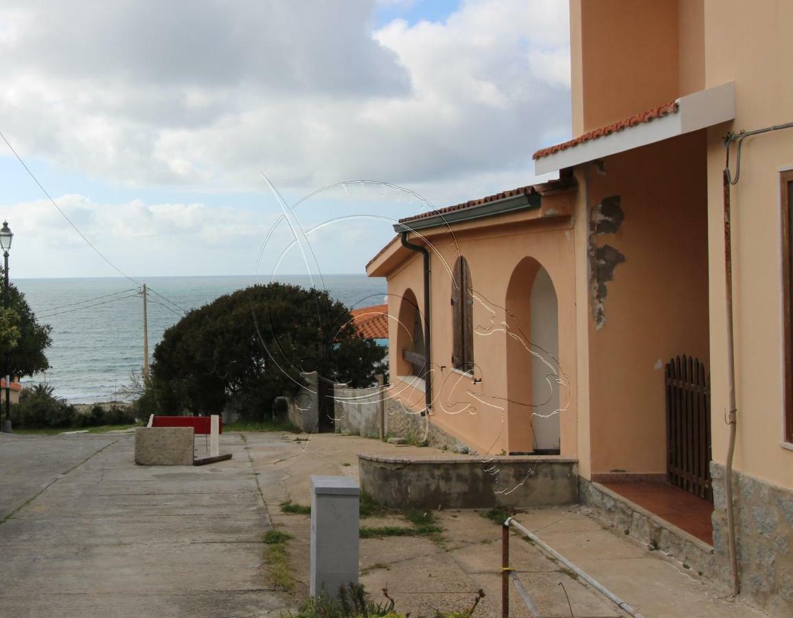 Ampio Appartamento Marina Di ארבוס מראה חיצוני תמונה